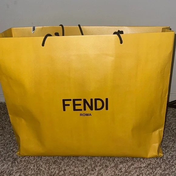 Fendi - Picture 10 of 10